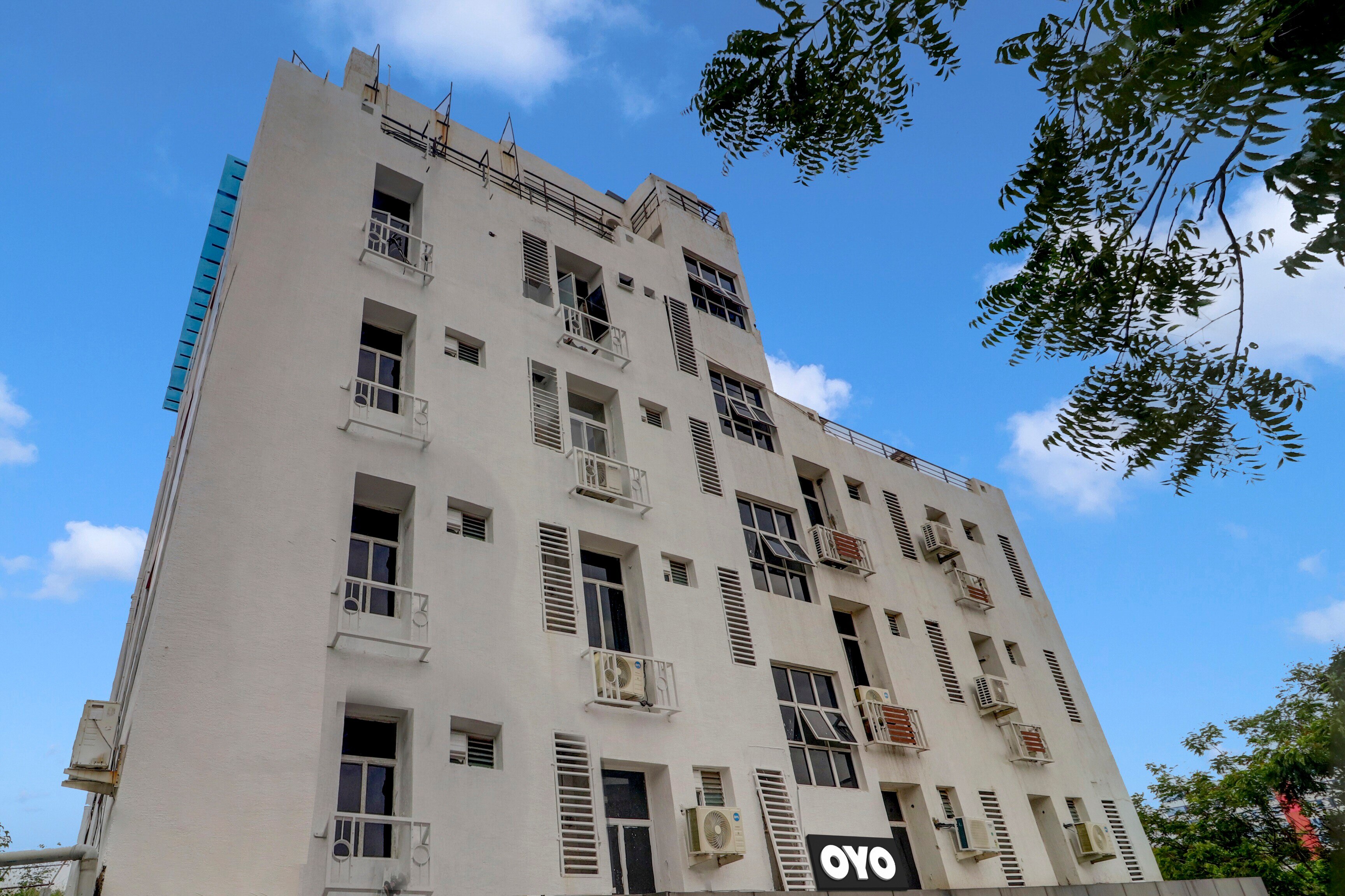 Capital O Qualia Heights Madhapur Beside Cyber Tower - Tap to explore photos