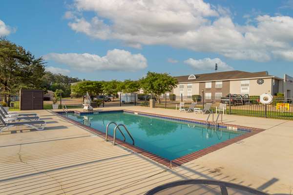 Best Western Natchitoches Inn - Tap to explore photos