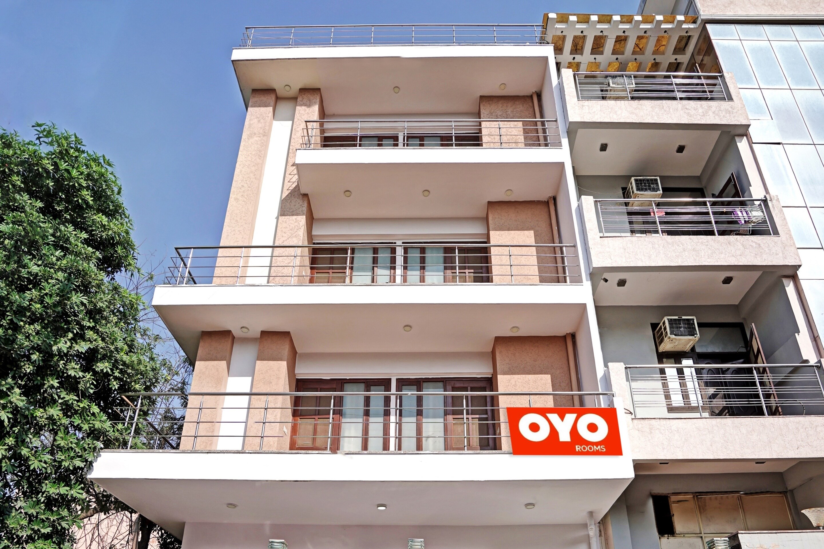 Hotel O Kailash Near Iskcon Temple Noida - Tap to explore photos