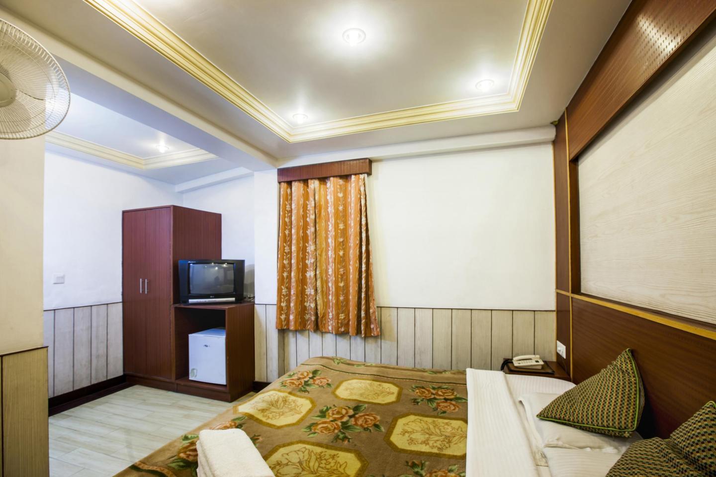 RATAN HOTEL - Tap to explore photos