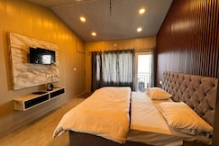 The Grand Resort, Dhanaulti