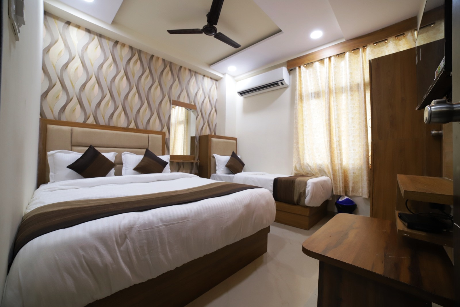 Hotel Surya Villas - Tap to explore photos