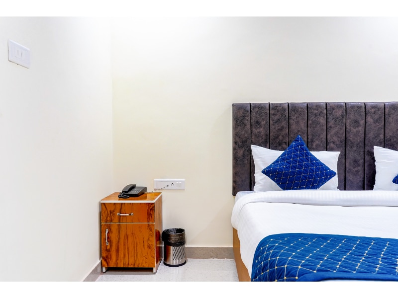 Hotel Kashi Grand Inn - Tap to explore photos