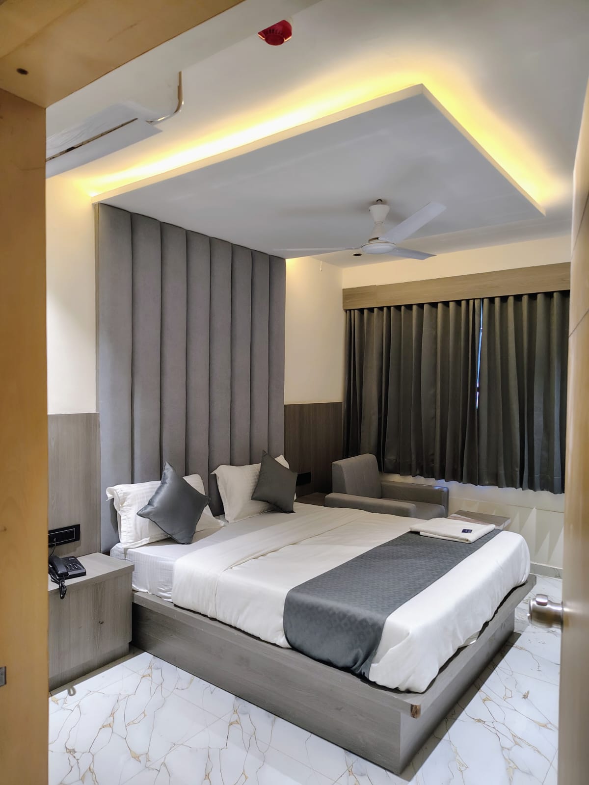 Hotel Lotus Ahmedabad - Tap to explore photos