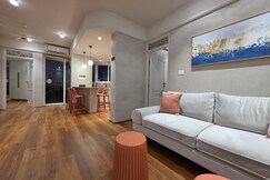 Gulzar Premium Stays - 2 BHK at Payyambalam beach kannur - Fully Air-conditioned, Talipparamba