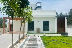 VB Beach Paradise, Cheyyur