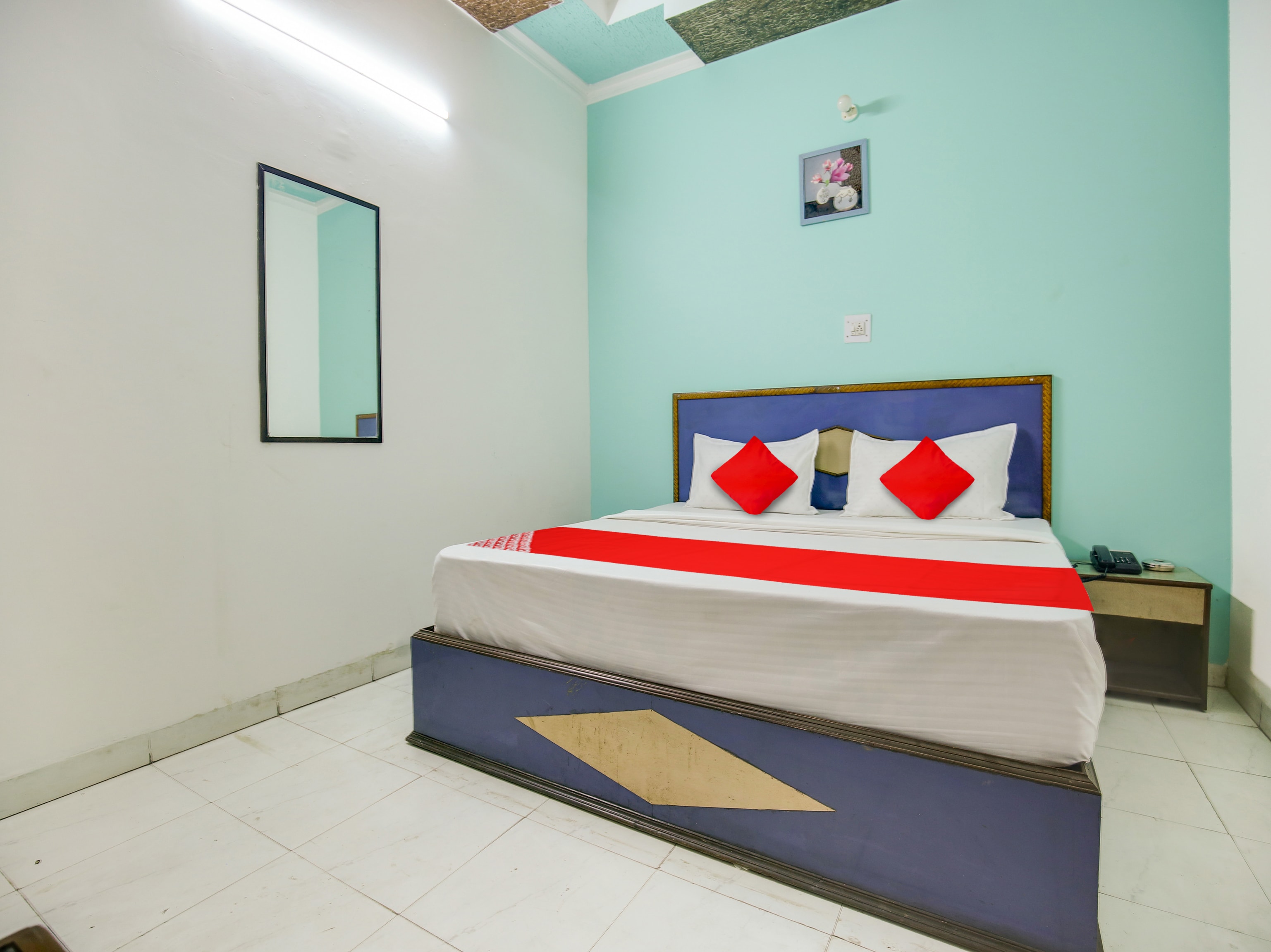 Hotel O HC Chandigarh Inn - Tap to explore photos