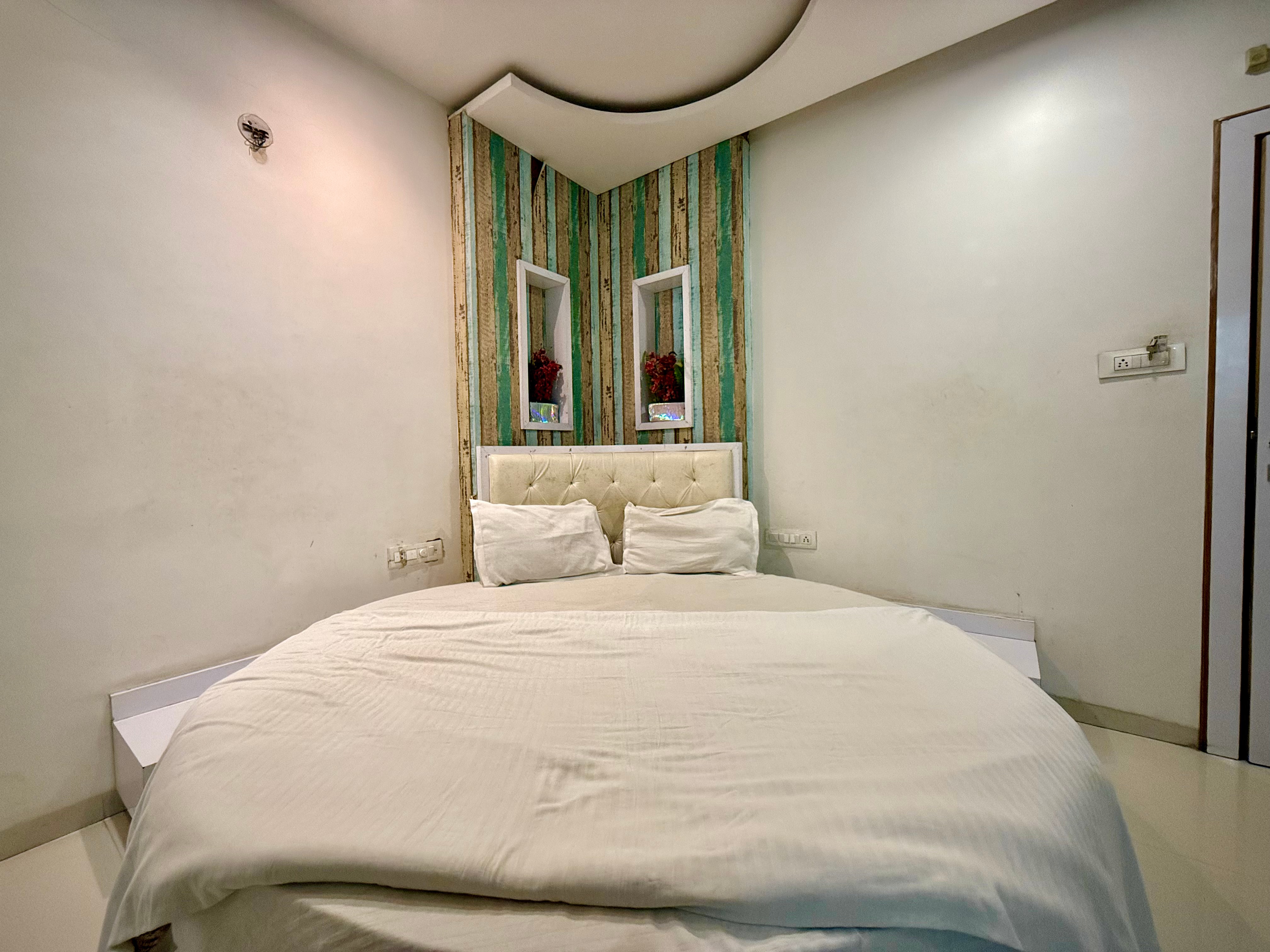 Hotel Shree Agnihotri - Tap to explore photos