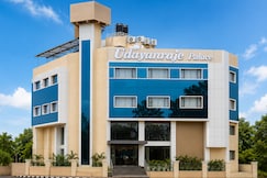 Hotel Udayanraje Palace, Ahilyanagar