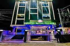 HOTEL ROYAL PALACE, Chariduar
