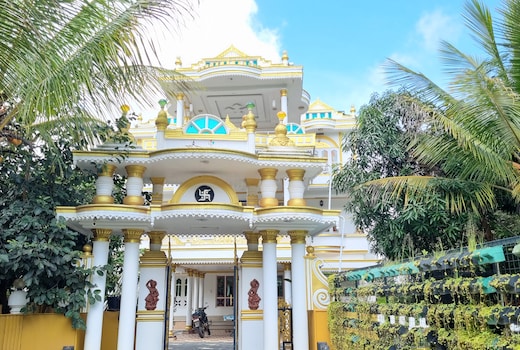 White Gold Palace Homestay