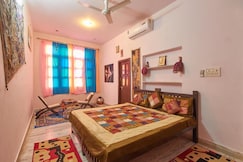 Pink Floyd Cafe & Hotel Pushkar, Pushkar