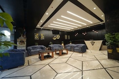 HOTEL VIVAN PINNACLE