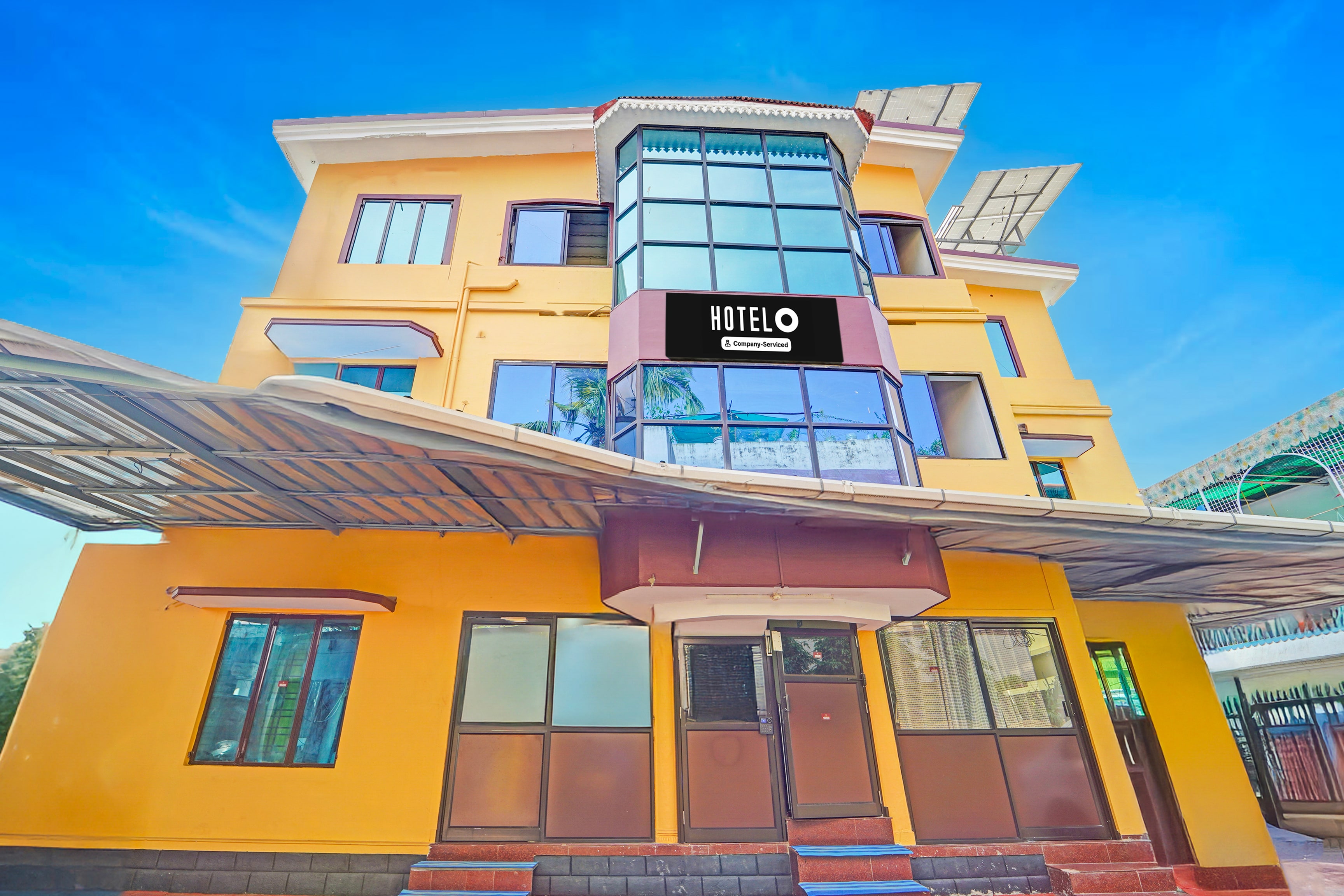 Super Hotel O Thammanam Kochi - Tap to explore photos
