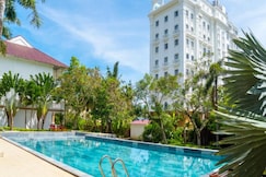 The Tahiti Beach Hotel, Ha Tien