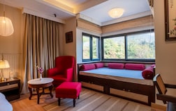 Family Suite 1 with Mountain View - Silk Route