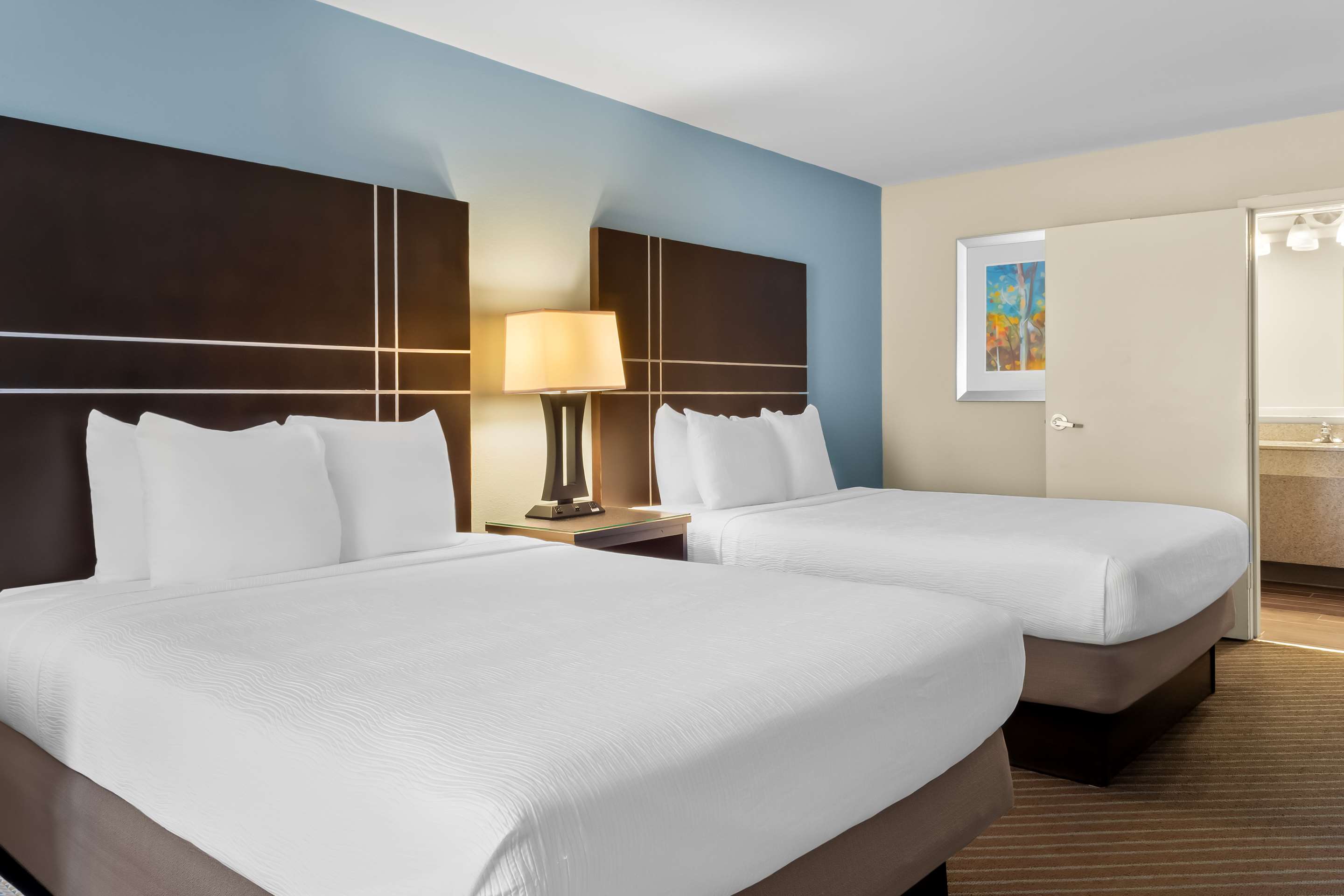 Best Western Newport Inn - Tap to explore photos