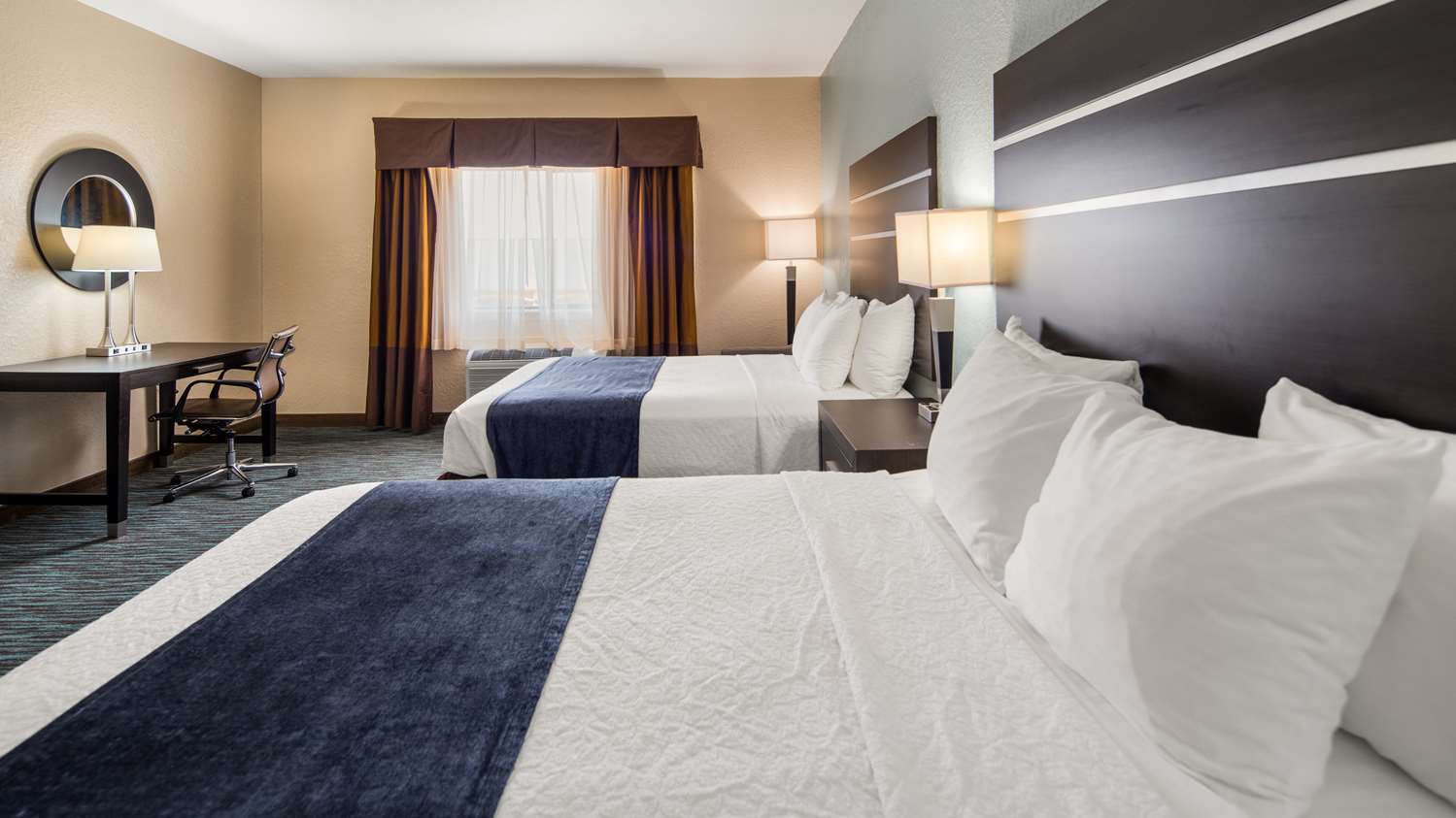Best Western Plus Northwest Inn and Suites Houston - Tap to explore photos