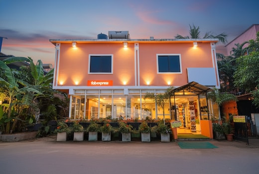 Via Shanel Beachside Resort