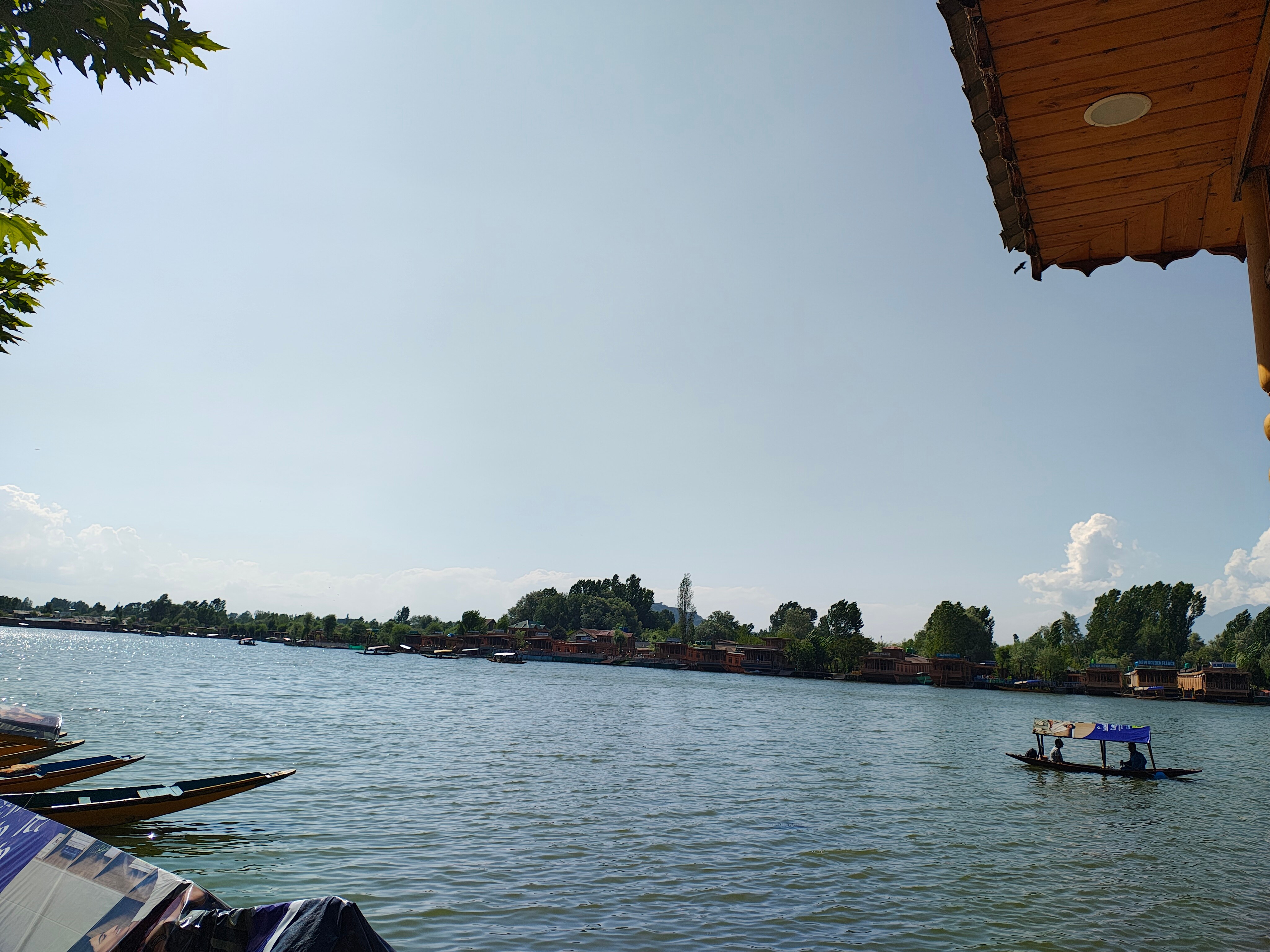 Lake view home stay - Tap to explore photos