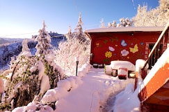 Way Wood Wind Lodge | Rooms in a Cottage, Almora