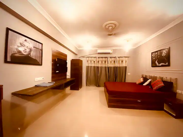Lavish Studio Apartment with Pool@SiddhaXanadu-705, Kolkata
