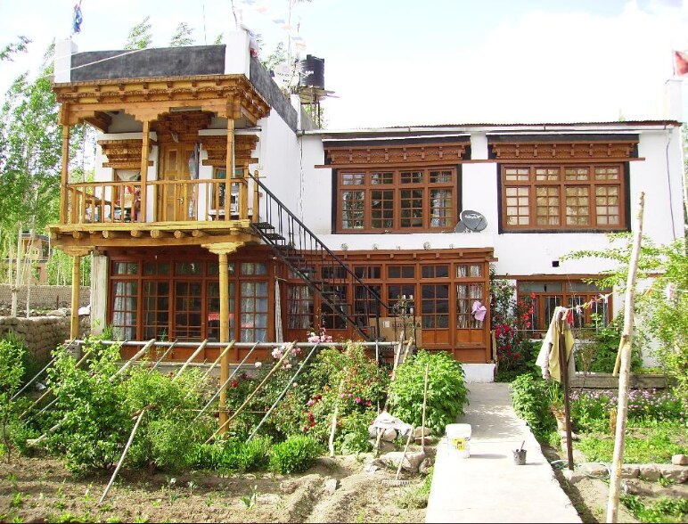 Yartsa Guest House - Tap to explore photos