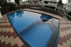 Skydale 3BH Pool Villa Athirapilly, Chalakudy