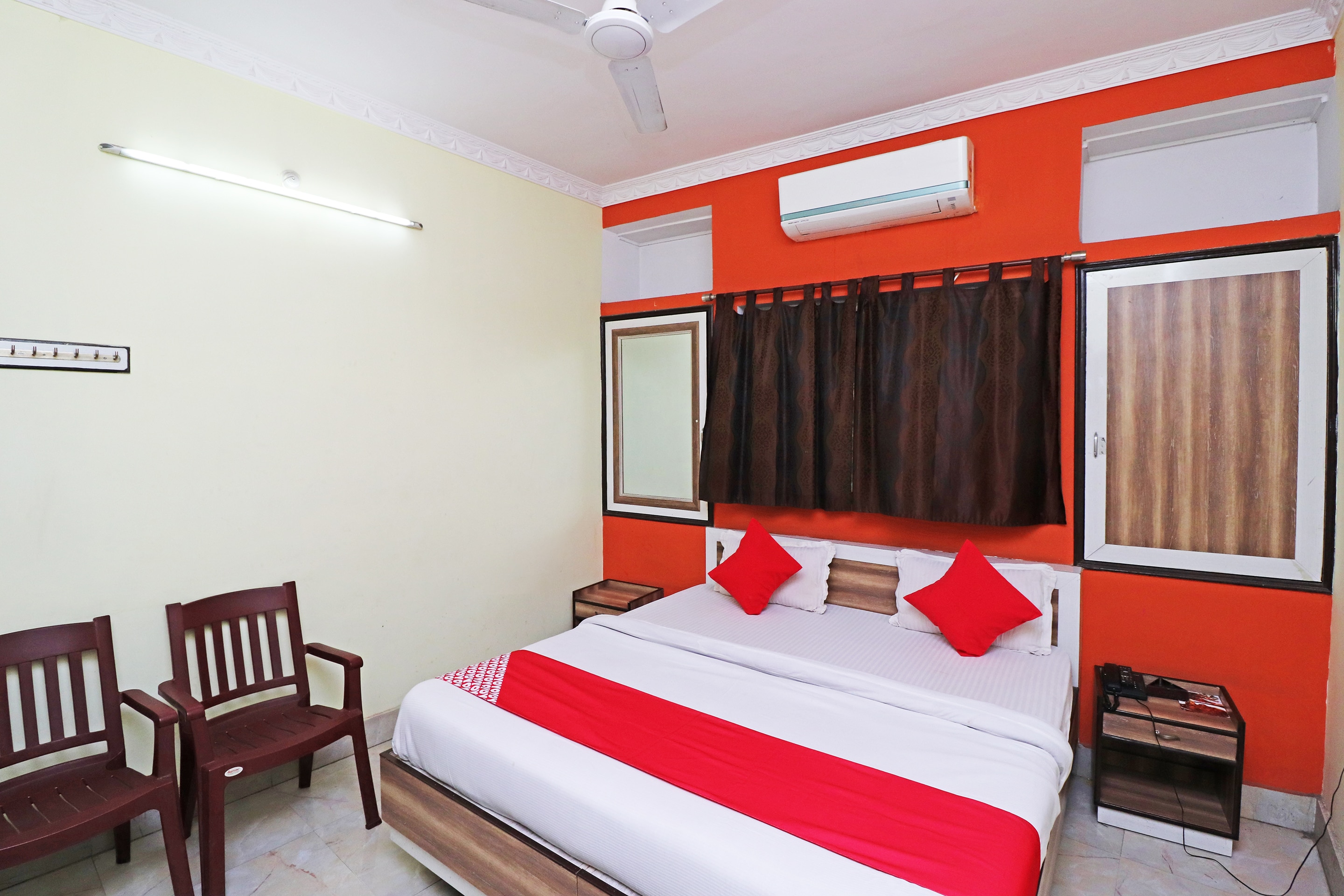 Hotel Raj Inn - Tap to explore photos