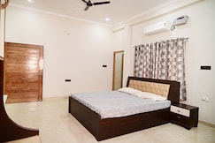Surendra Villa the 3BHK luxury Appartement, Ayodhya