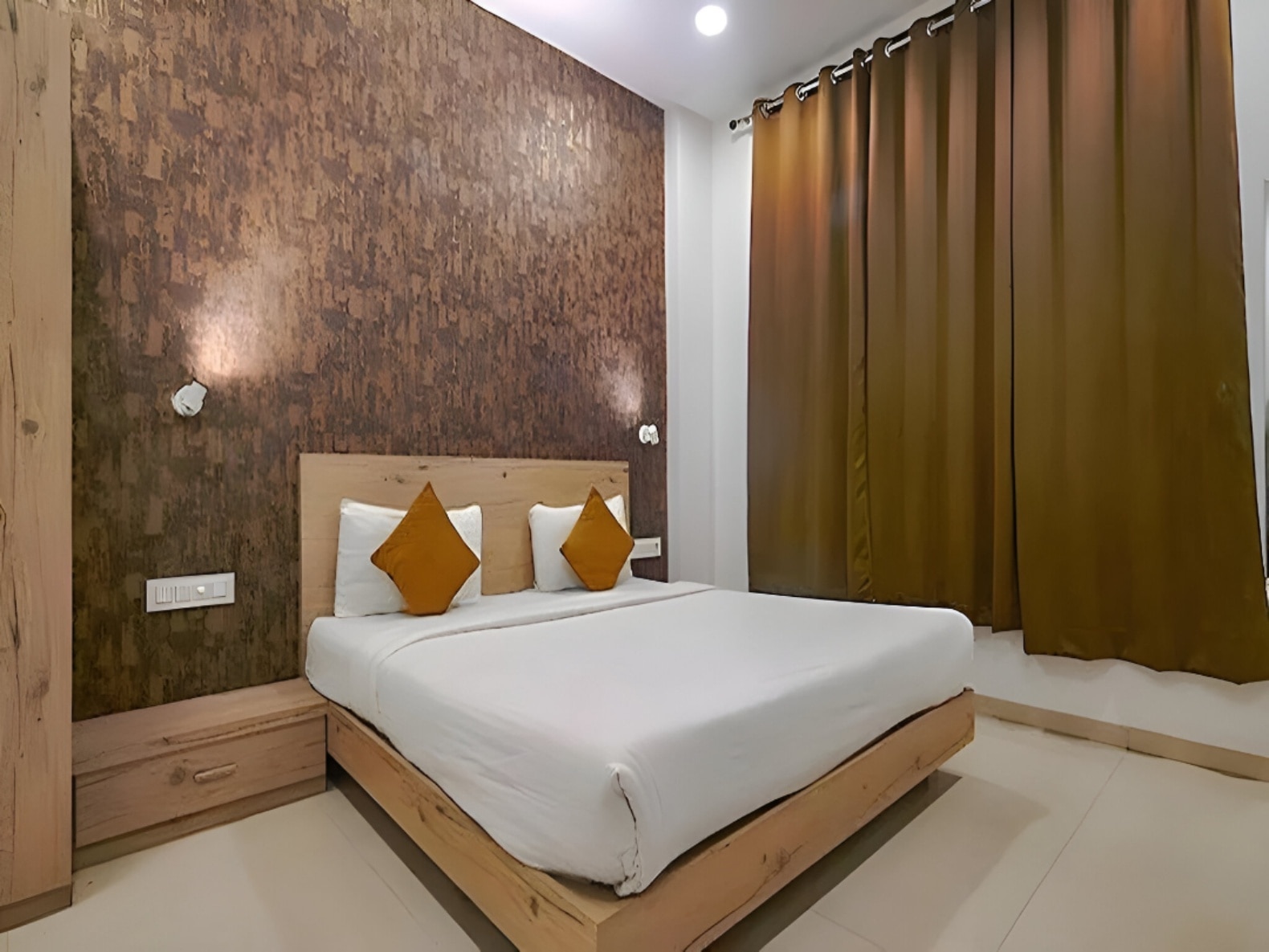 Stay Retreat At Hotel Destiny Indore Near Railway Station - Tap to explore photos