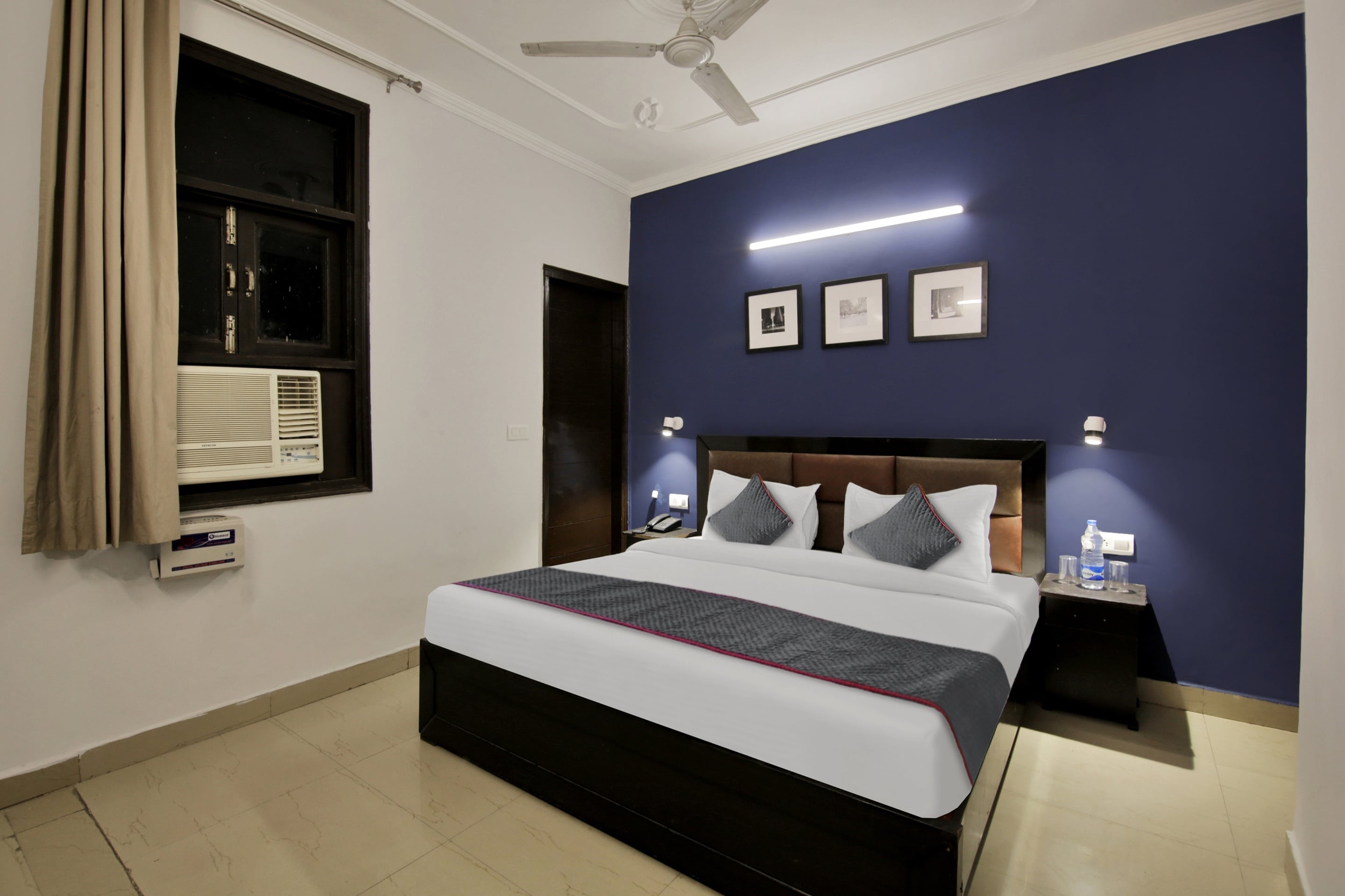 Super OYO Townhouse Saket Residency Near Saket Metro Delhi - Tap to explore photos