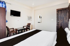 Super OYO 833835 Hotel Blue Stone, Prayagraj