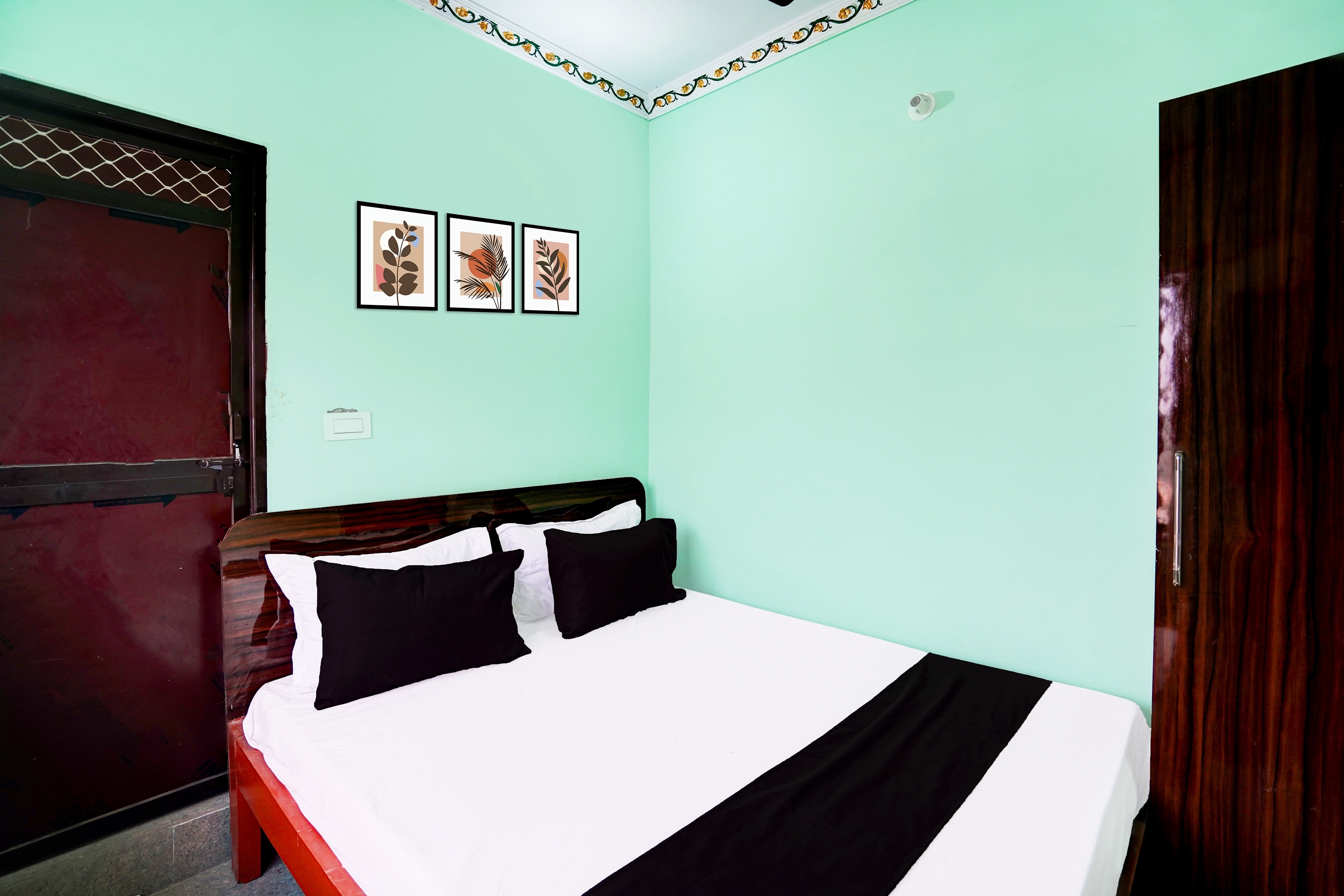 Super Hotel O Bhagwanpur Chowk Muzaffarpur - Tap to explore photos