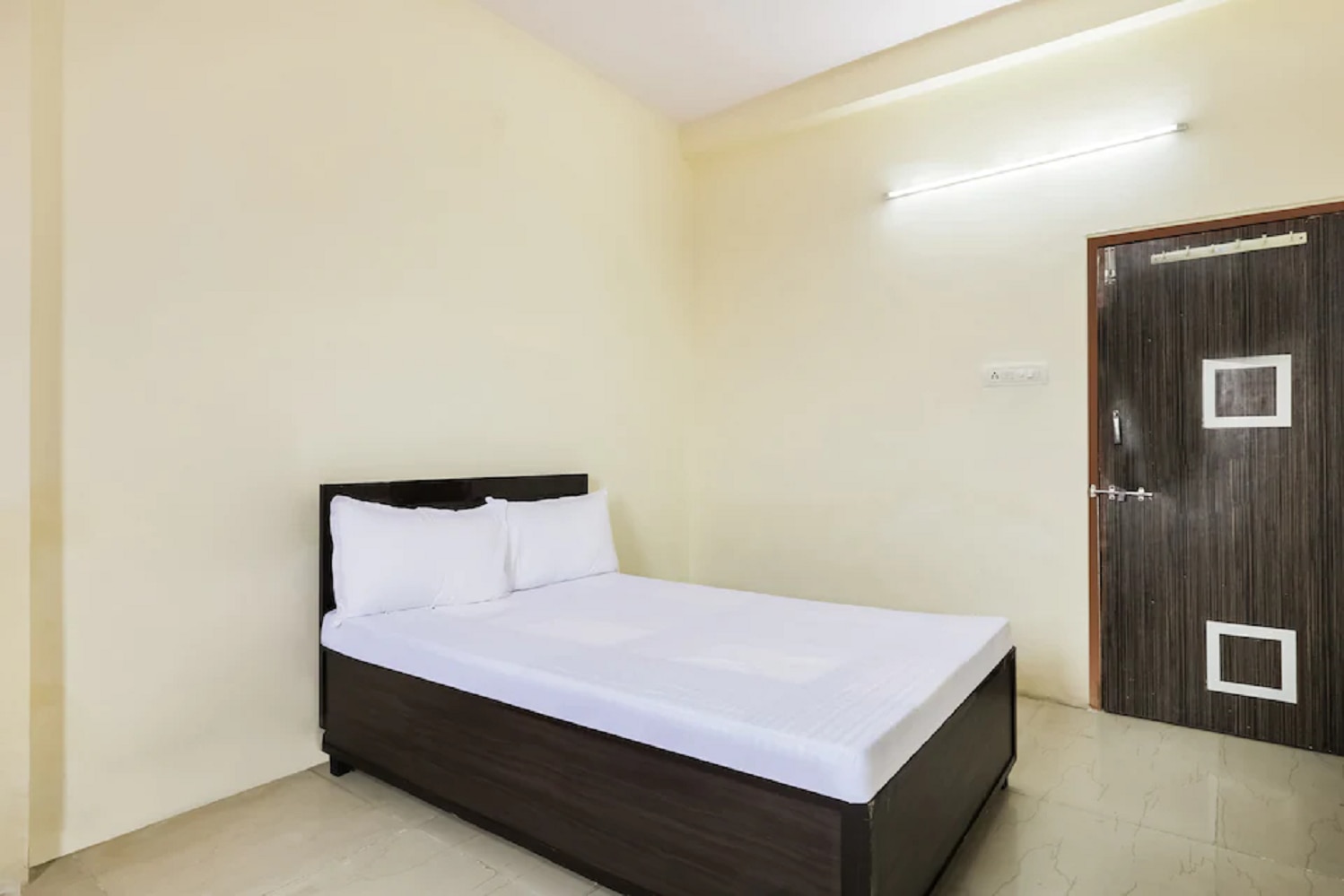 Hotel Suraj Vatika - Tap to explore photos