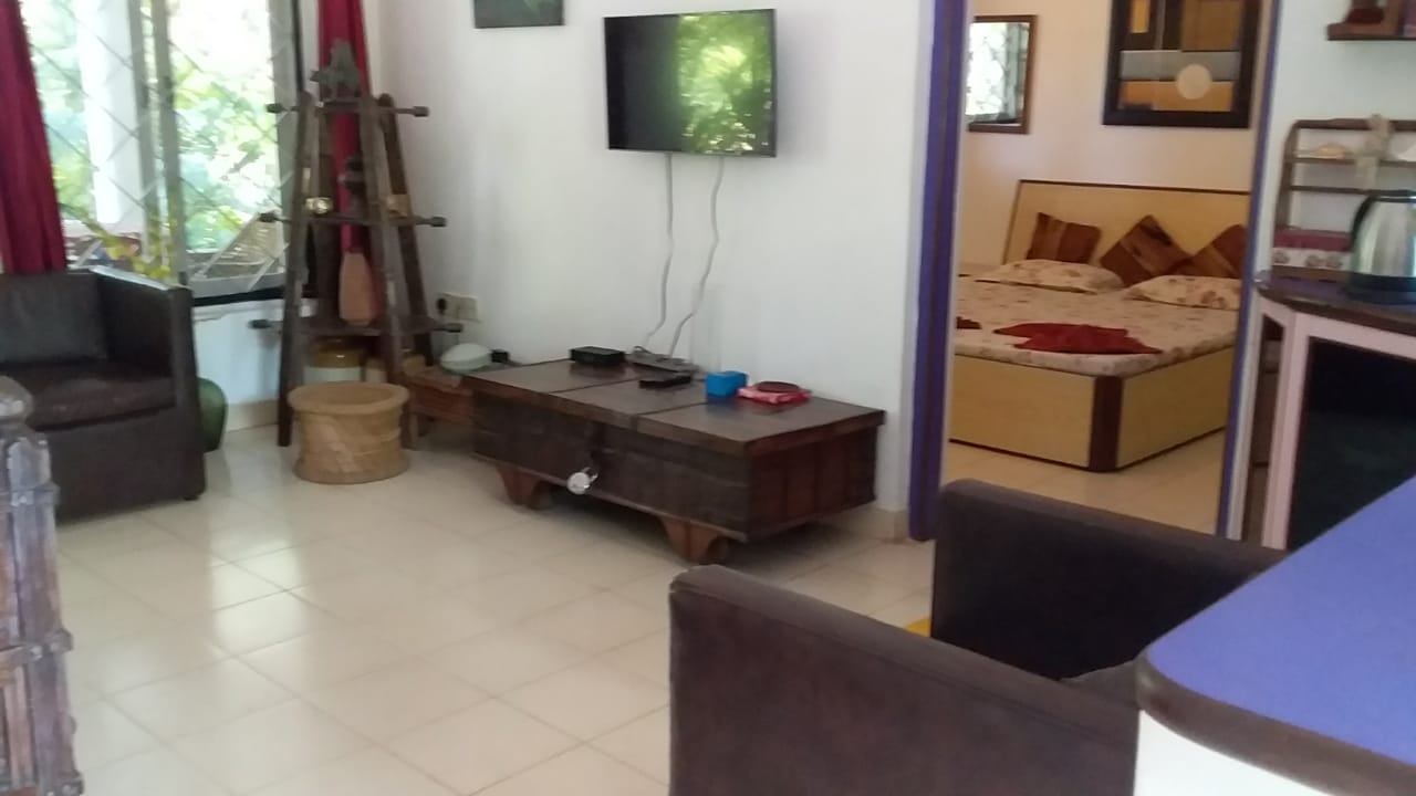 Pool-facing 2bhk Villa walking distance from Cavelossim Beach - Tap to explore photos