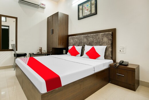 Hotel O King Star Residency