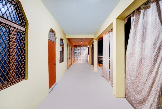 SPOT ON Parihar Hotel