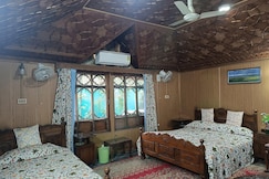 Tehran Housbeoat, Srinagar