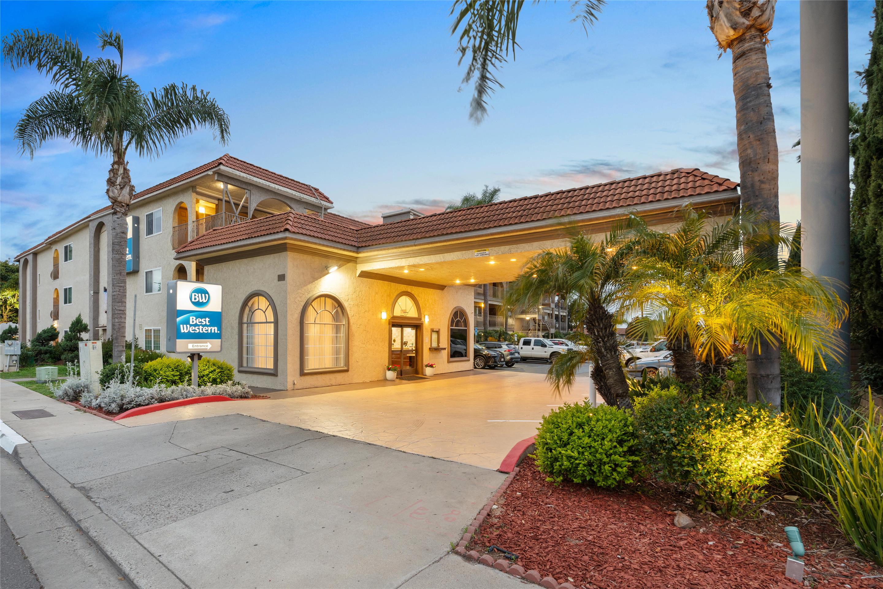 Best Western San Diego/Miramar Hotel - Tap to explore photos