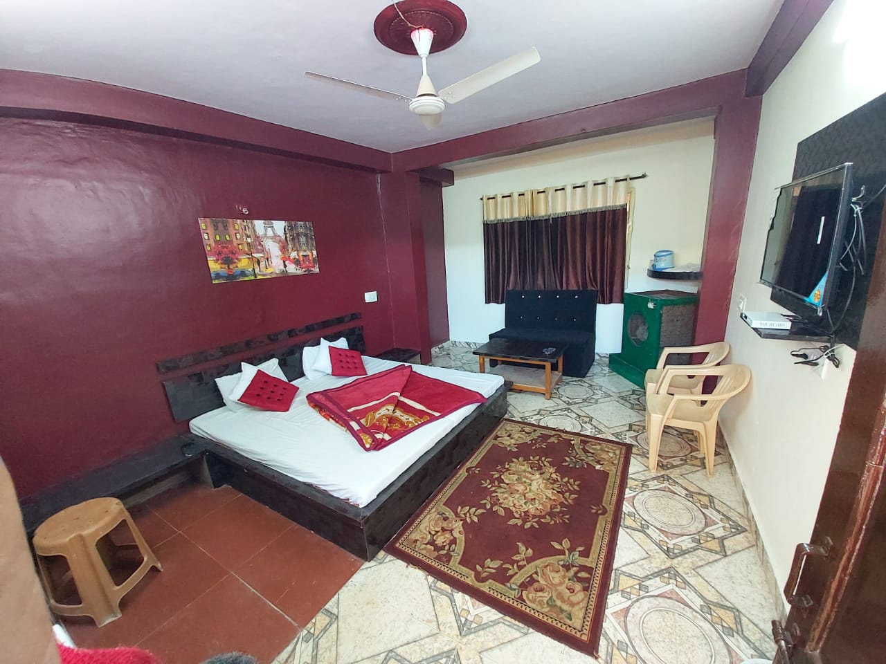 Hotel pranay - Tap to explore photos