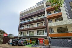 Hotel royal residency medanta sector 39 gurgaon, Gurgaon