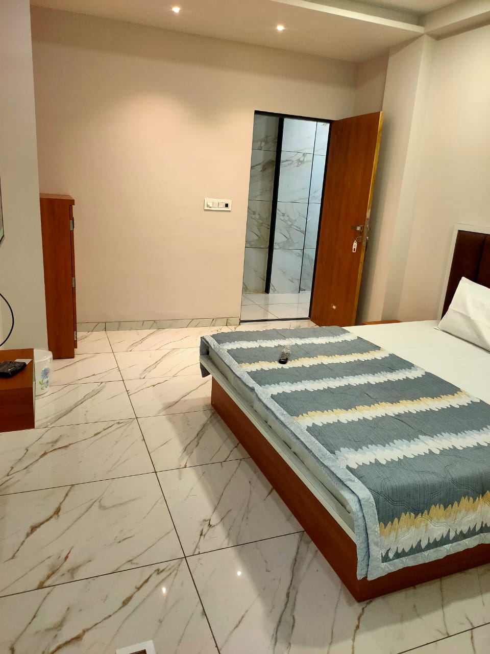 HOTEL JANTA INN - Tap to explore photos