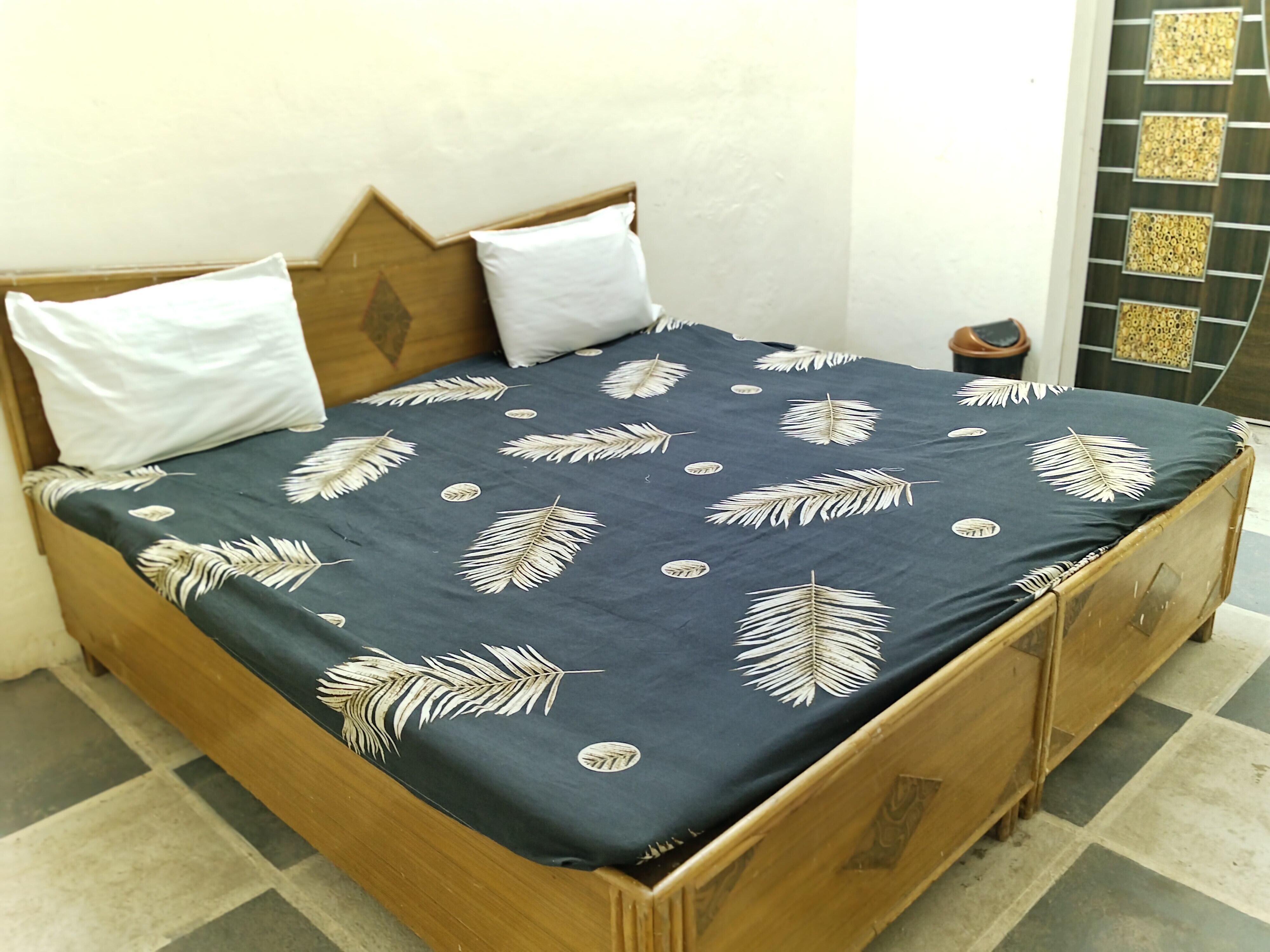 Shri Shivaay Guest House - Tap to explore photos