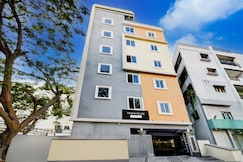 Super Townhouse Lanco Hills Gachibowli, Hyderabad