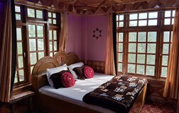 Cozee Double or Twin Room with Mountain View