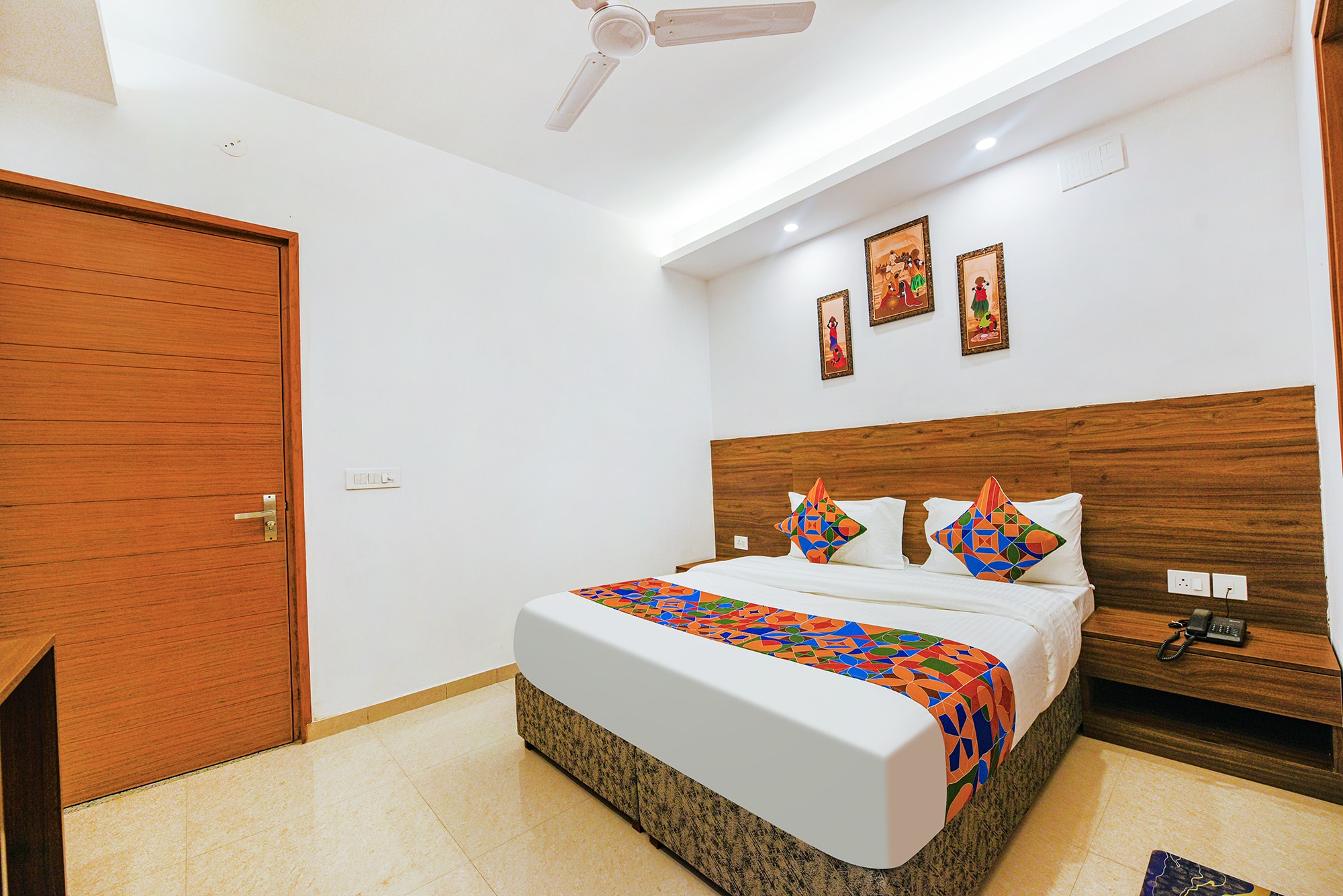 FabHotel Sparkling - Nr. Yashobhoomi Convention Centre - Tap to explore photos