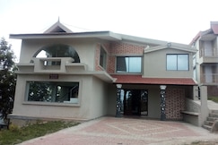 The Meadows Homestay | Rooms & Caretaker, Valparai