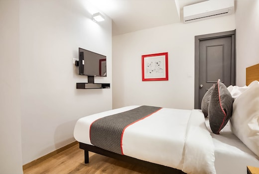 Super Townhouse Lords Inn Regency