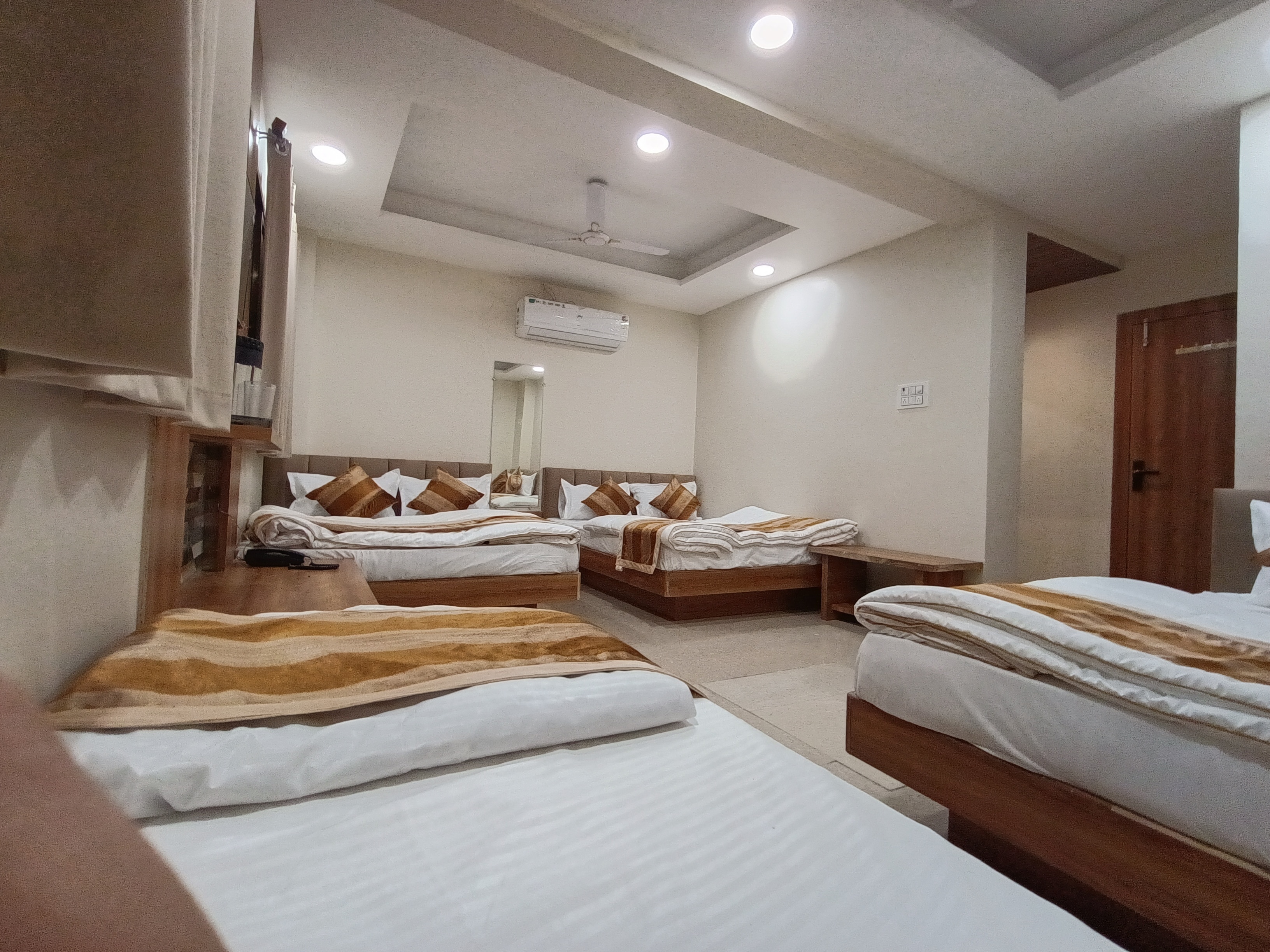 Shree ShyamRaj Hotel - Tap to explore photos